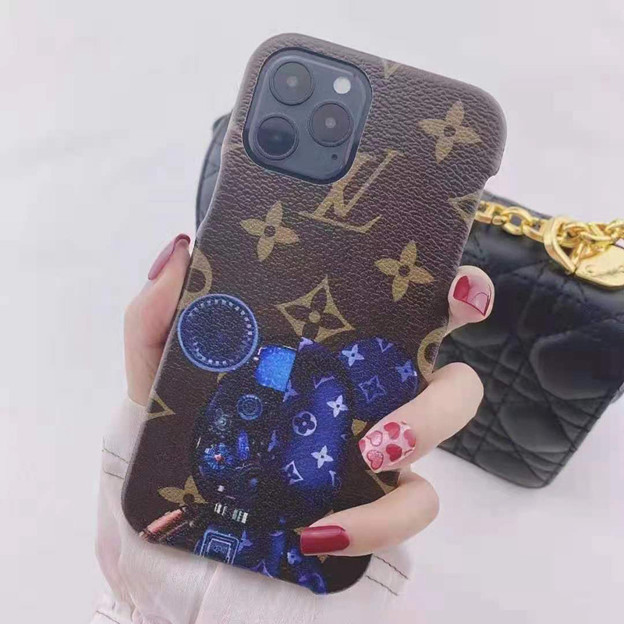 写真: iphone13ケース supreme と galaxy s21ケース ブランド かわいい