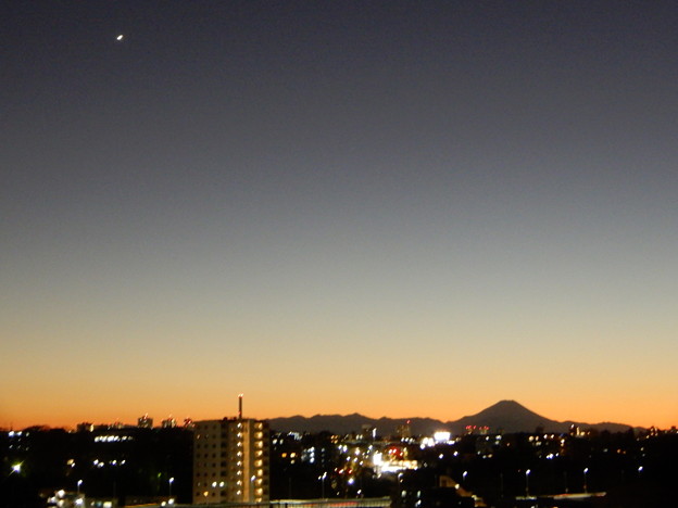 写真: 富士山と金星