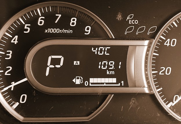 Photos: 車外気温４０℃