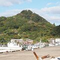 写真: 港の風景（３４）港町海岸、城山方面の眺め