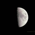 写真: 上弦の月（撮影 17：38：46）