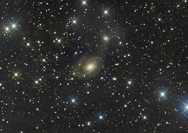 写真: NGC2460とIC2209