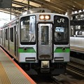 E127系越後線内野行き新潟駅高架ホーム発車