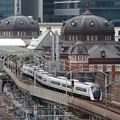 Photos: 東京駅を発車するE353系 基本編成