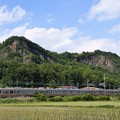 Photos: 岩船山と両毛線211系高崎行き