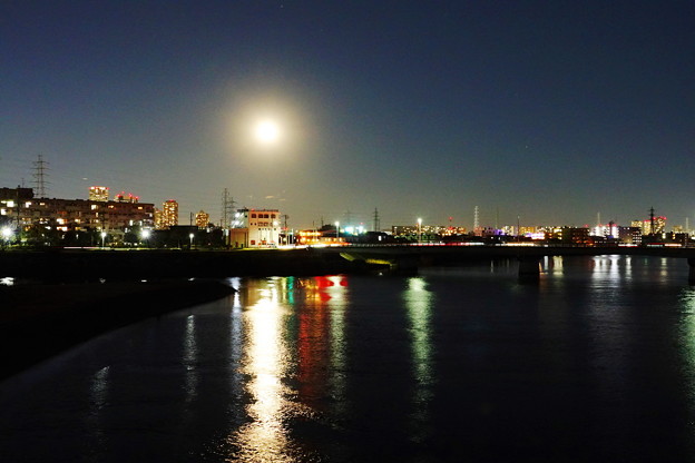 写真: 220118_56T_月夜の川・RX10M3(鶴見川) (18)