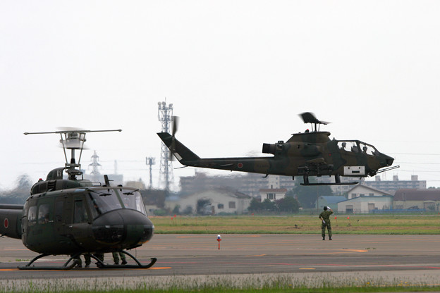 写真: AH-1S 1ATH+UH-1H OKD 2008