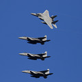 Photos: F-15 4機の左旋回による編隊解除 (1)