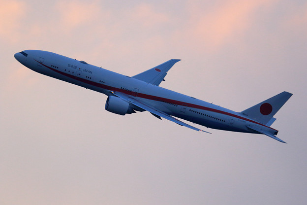 Photos: Boeing 777 Cygnus11 夜間飛行へ