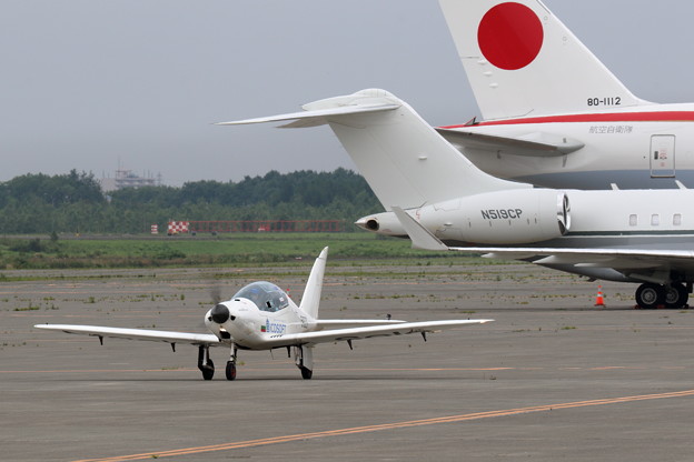 写真: Shark Aero SharkUK 59DZG/F-JAJP日本に飛来