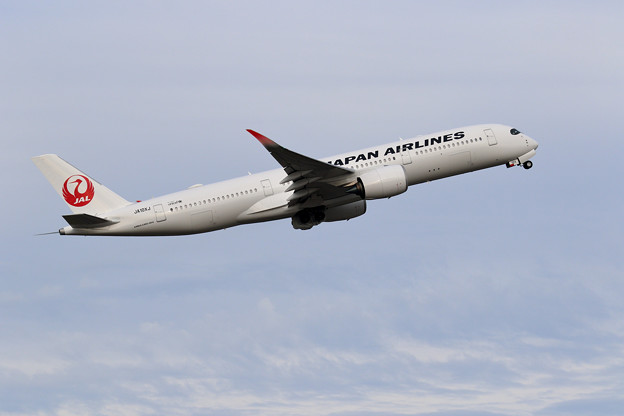 Photos: A350-900 JA10XJ JAL takeoff