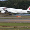 A350-900 JA12XJ JAL touchdown