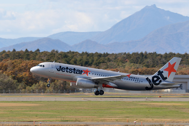 写真: A320 JA04JJ Jetstar takeoff