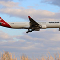 Photos: A330-300 Qantas VH-QPC 飛来