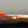 Photos: A330-300 夕日に映える香港航空 B-LNM