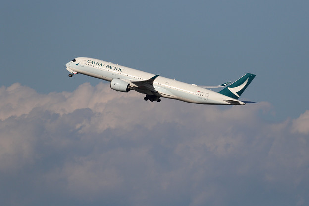 A350-900 B-LRL Cathay Pacific Airways takeoff
