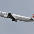 Boeing 767-300 JA611J JAL takeoff
