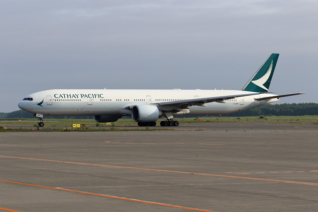 Boeing 777-300ER B-HNR Cathay Pacific