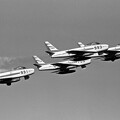 写真: F-86F Blue Impulse Flying 新田原基地 1979.12 (2)