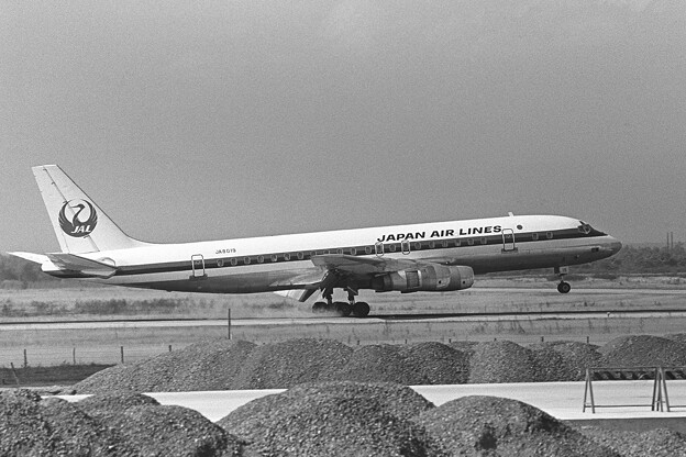 DC-8-55 JA8019 JAL Rwy36R landeing 1979.10