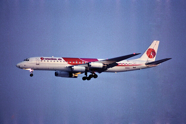 写真: DC-8-62 N8969U Hawiian Air CTS 1992.06