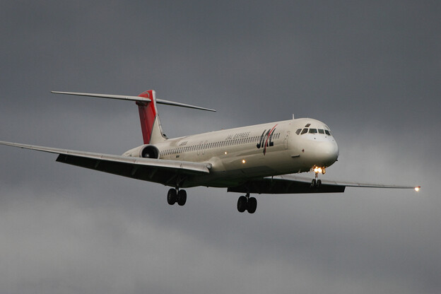 MD-81 JA8555 JAL 鹿児島空港 2006.04