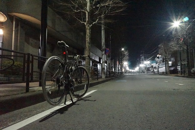 写真: 自転車と夜景
