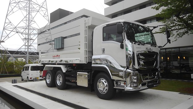 写真: Truck, Isuzu Giga (2)