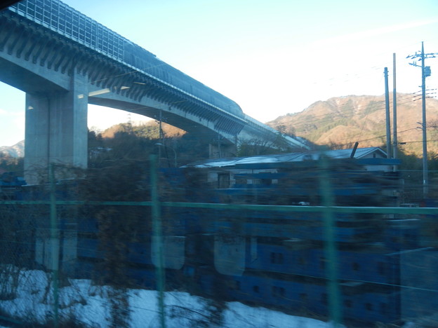 写真: Maglev viaduct across over Fujikyu Line