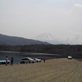 写真: 西湖と富士山