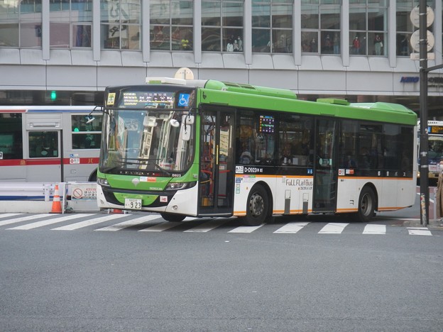 写真: Toei Bus full-flat by Volgren