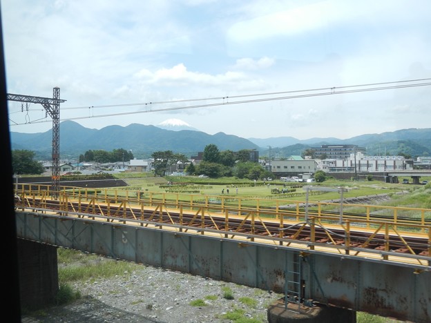 小田急 酒匂川橋梁 上り線と 富士山を望む