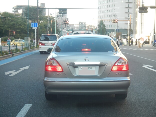 写真: Nissan Cima (rear)