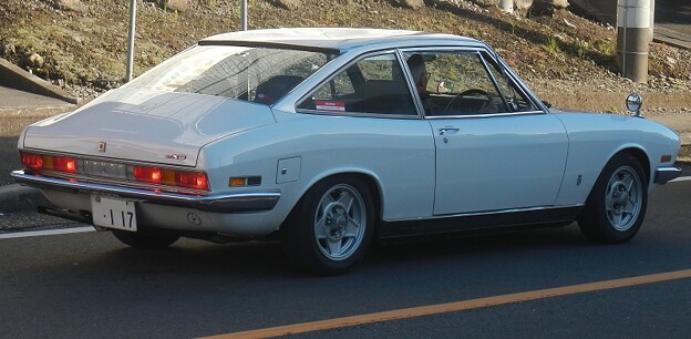 写真: Isuzu 117 Coupe (rear)