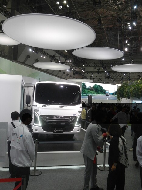 Isuzu ELF EV [electric truck] @ Japan Mobility Show 2023