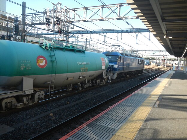 EF210-4 leads tanker train @ Omiya