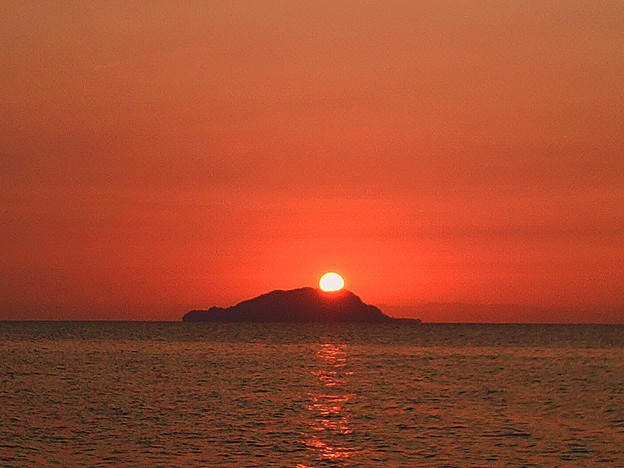 冠島からの日の出