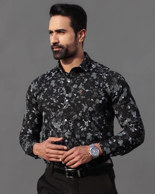 写真: New Black With Linear Regular Fit Pure Cotton Shirt