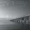 写真: 夕暮れの関西空港橋(IR Ver)