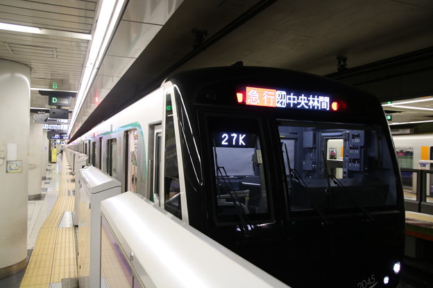 写真: 東急電鉄2020系 押上駅停車中