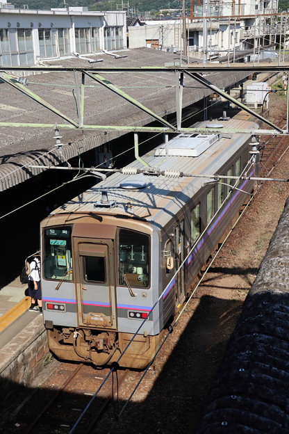 写真: 美祢線キハ１２０＠厚狭駅