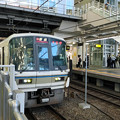 写真: 221系＠大阪駅
