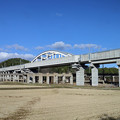 写真: 北海道新幹線と交差