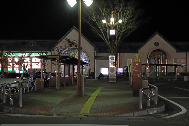 写真: 夜の石巻駅