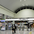 写真: 豊橋駅の改札