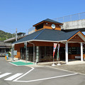 写真: 甲浦駅の駅舎
