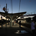 写真: 夕暮れの糸崎駅