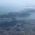写真: 関門海峡と北九州空港