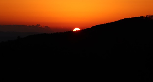 写真: 富幕山今朝の日の出