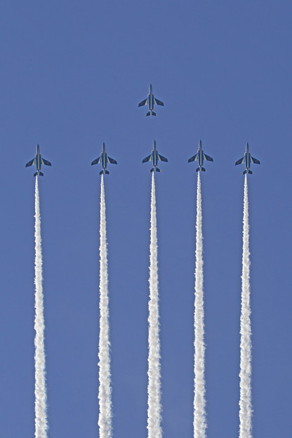 写真: 航空自衛隊 ブルーインパルス